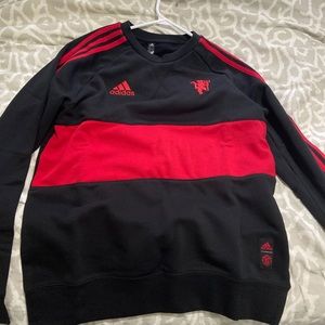 Man United crewneck size kids large